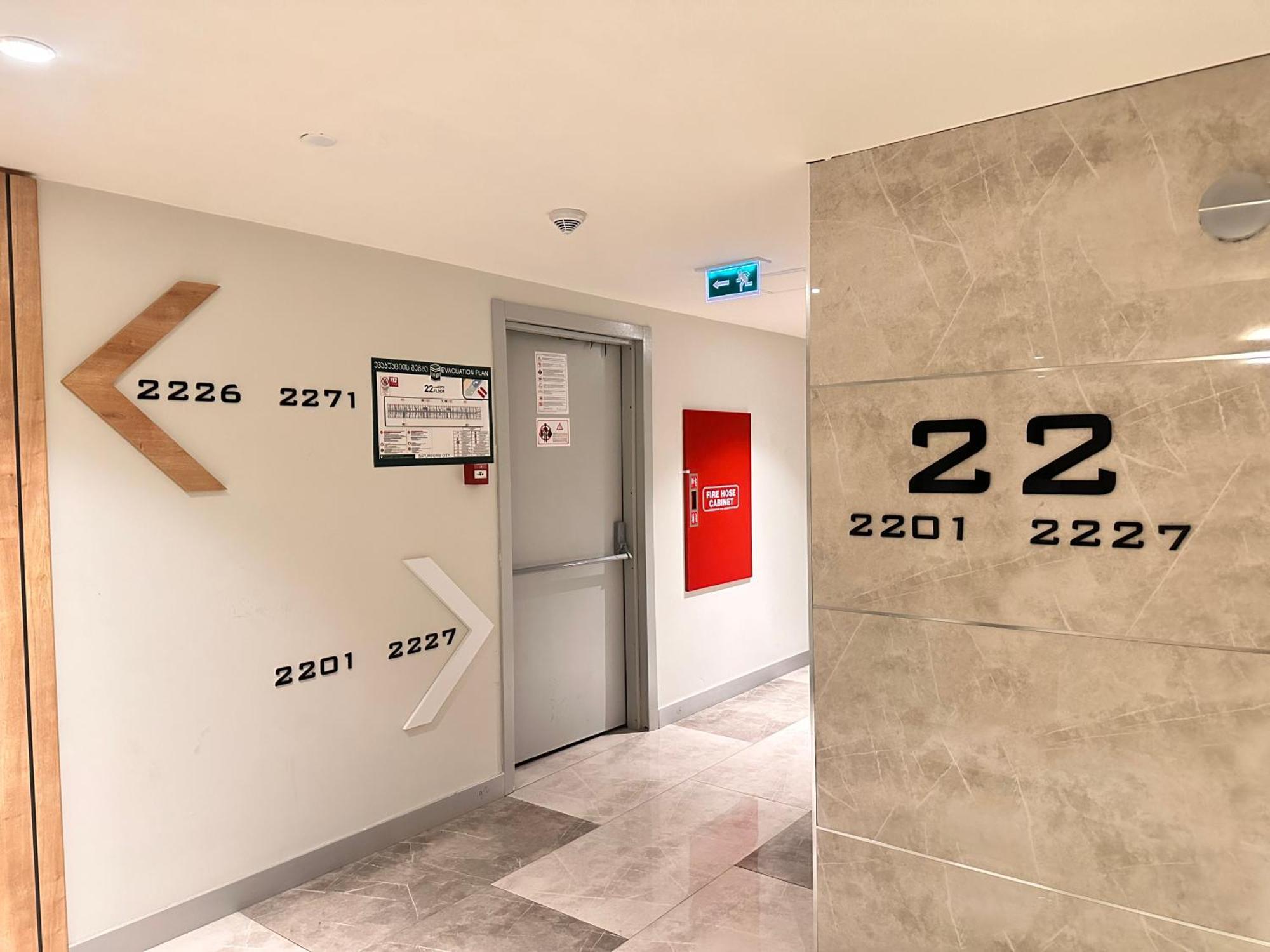Batumi Orbi City Apart Hotel Bagian luar foto