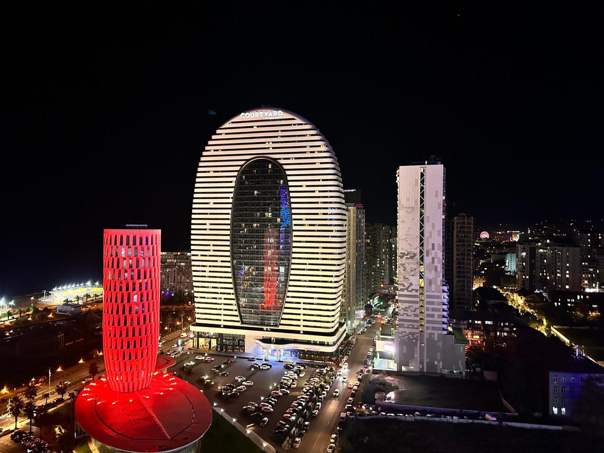 Batumi Orbi City Apart Hotel Bagian luar foto