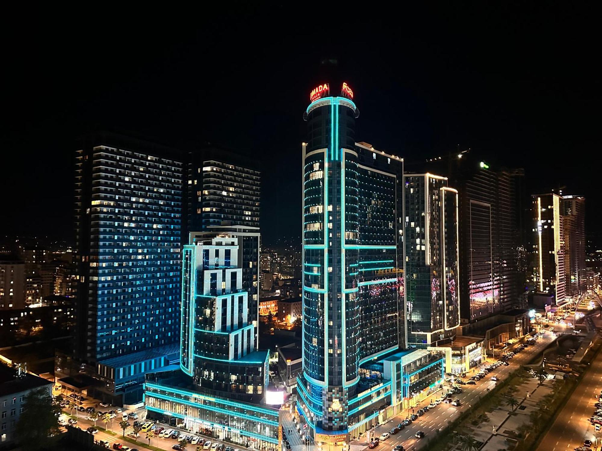 Batumi Orbi City Apart Hotel Bagian luar foto