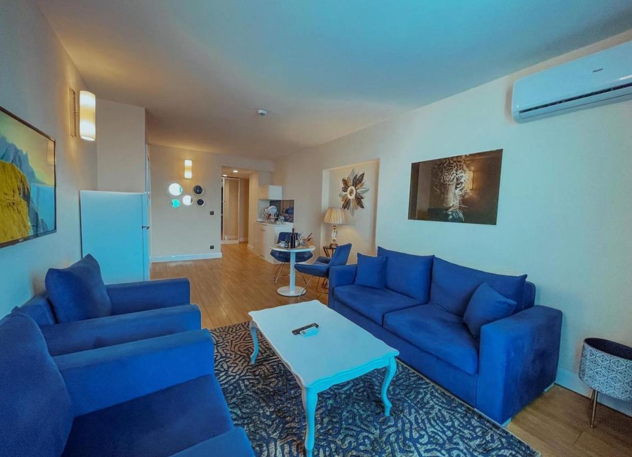 Batumi Orbi City Apart Hotel Bagian luar foto