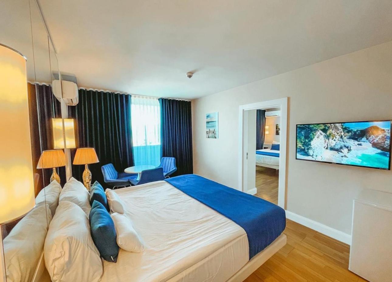 Batumi Orbi City Apart Hotel Bagian luar foto