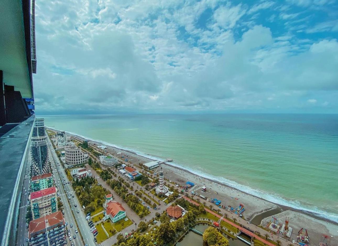 Batumi Orbi City Apart Hotel Bagian luar foto